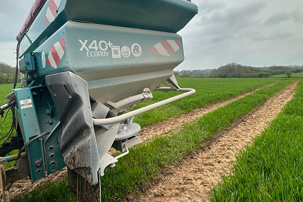 fertiliser spreading agricultural contractor derbyshire