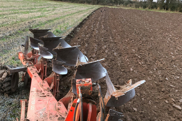 ploughing agricultural contractor nottinghamshire